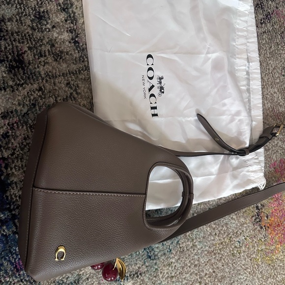 Coach Lana Leather Handbag 23 - Picture 5 of 7